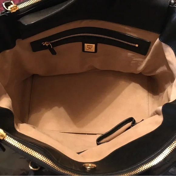 MCM Munchen Large Tote Bag - Picture 11 of 14